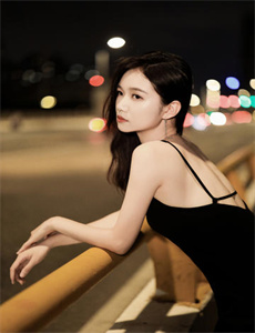 女版奥特曼-三人成全免费观看电视剧剧情简介